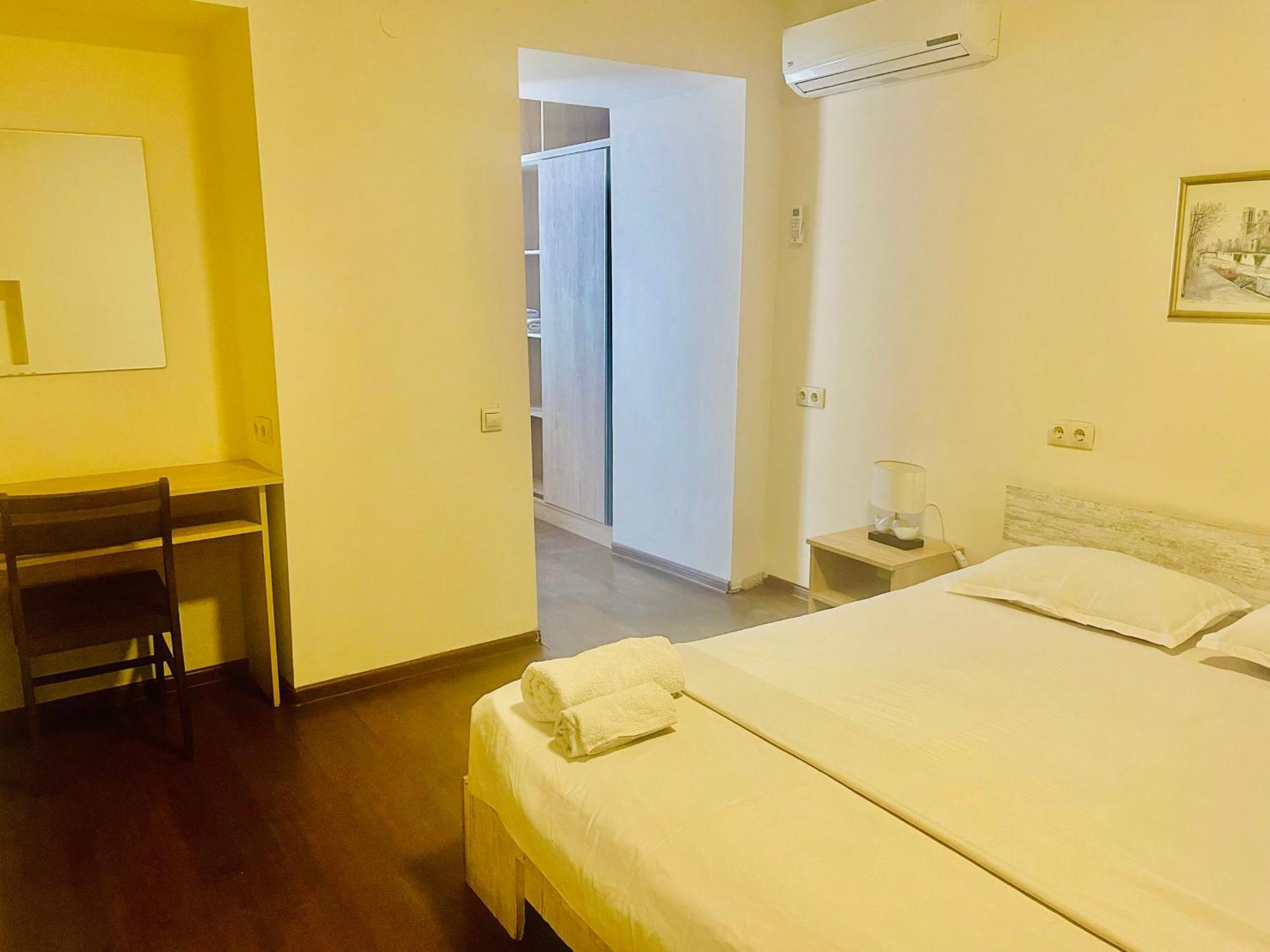 Bon Voyage Hostel Tbilisi ภายนอก รูปภาพ