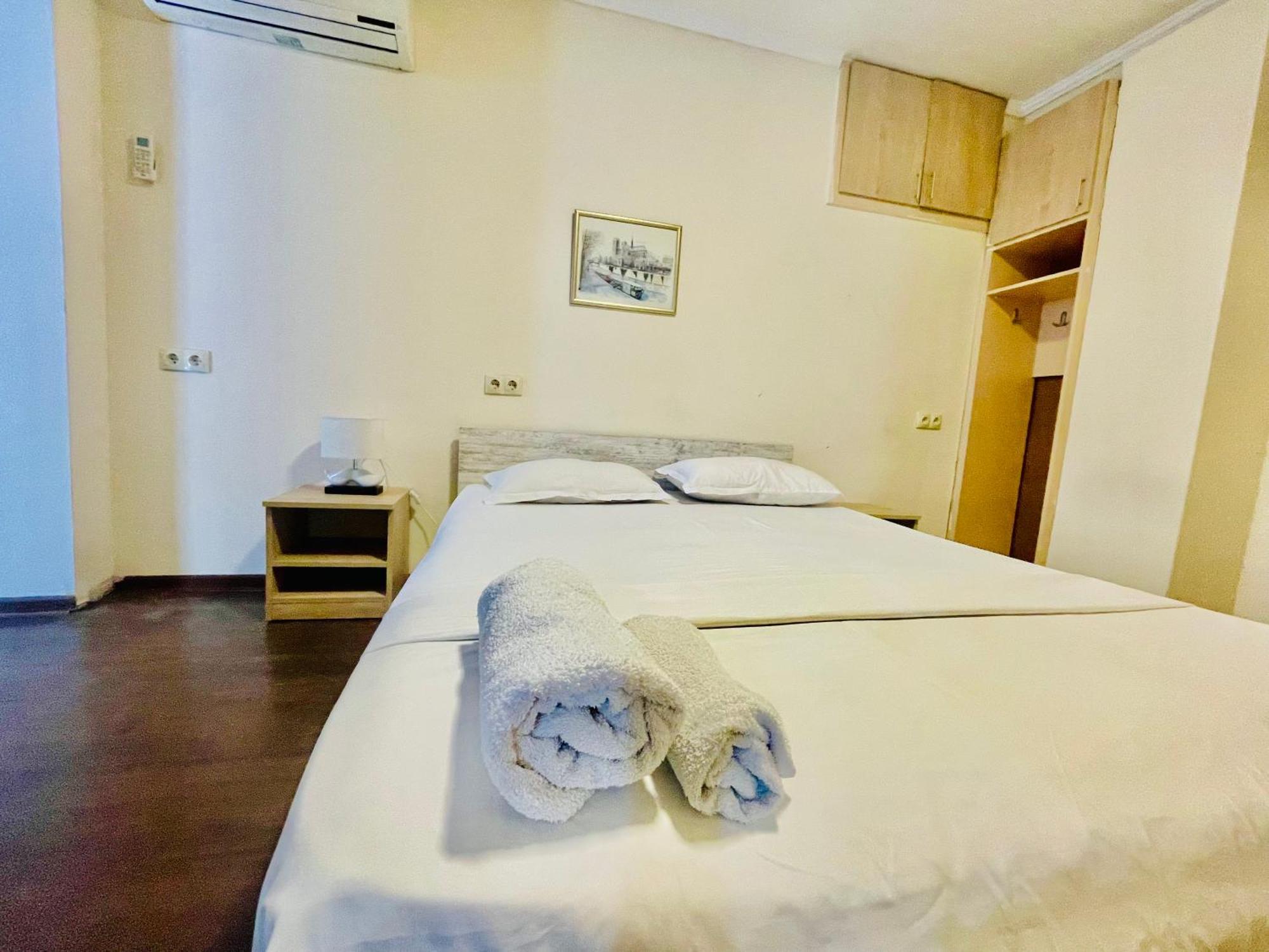 Bon Voyage Hostel Tbilisi ภายนอก รูปภาพ