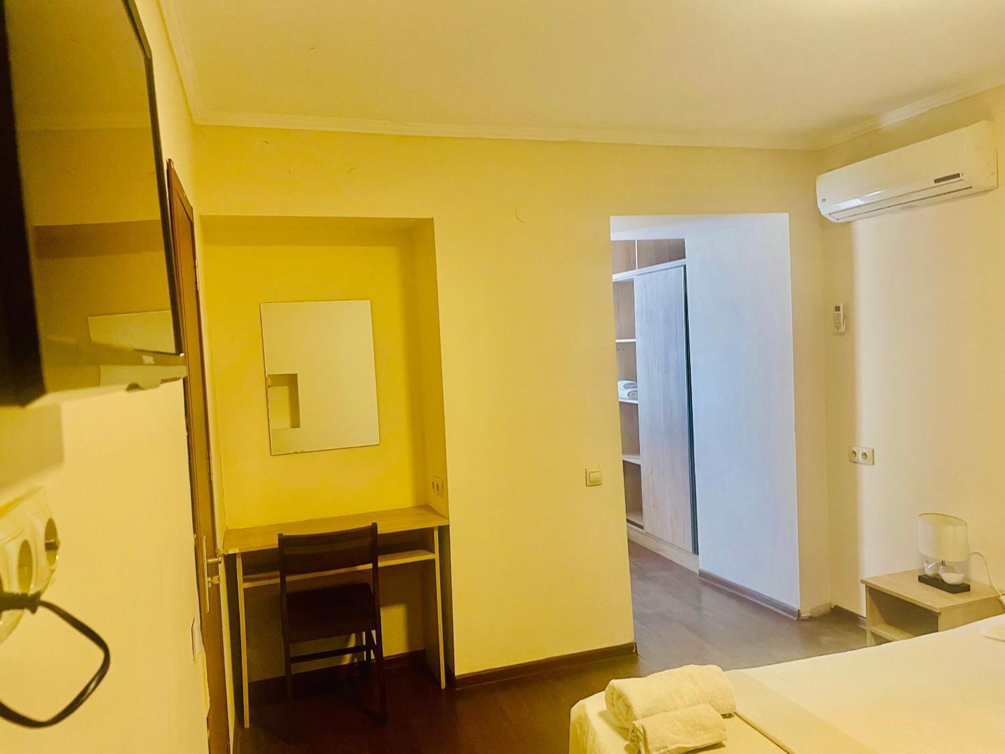 Bon Voyage Hostel Tbilisi ภายนอก รูปภาพ