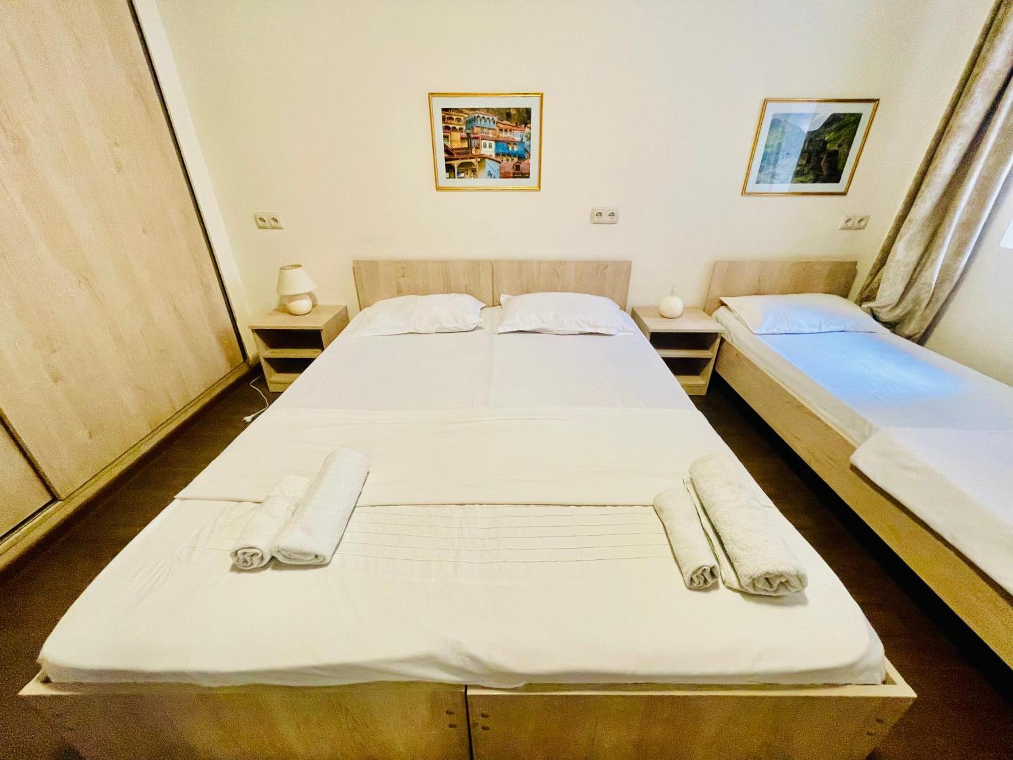 Bon Voyage Hostel Tbilisi ภายนอก รูปภาพ