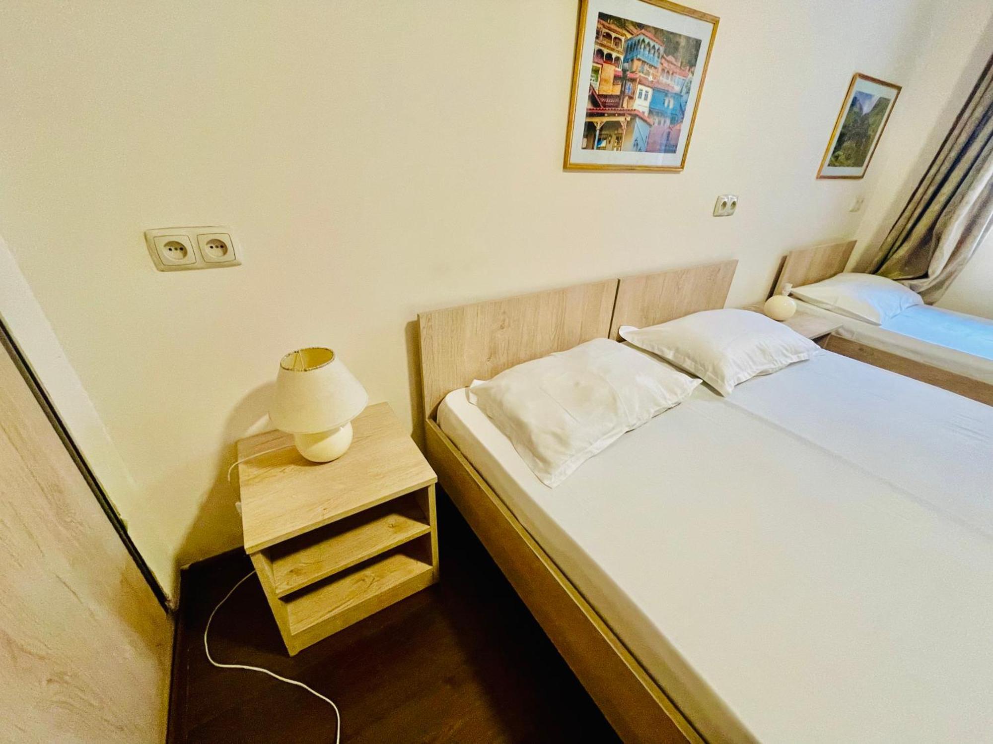 Bon Voyage Hostel Tbilisi ภายนอก รูปภาพ