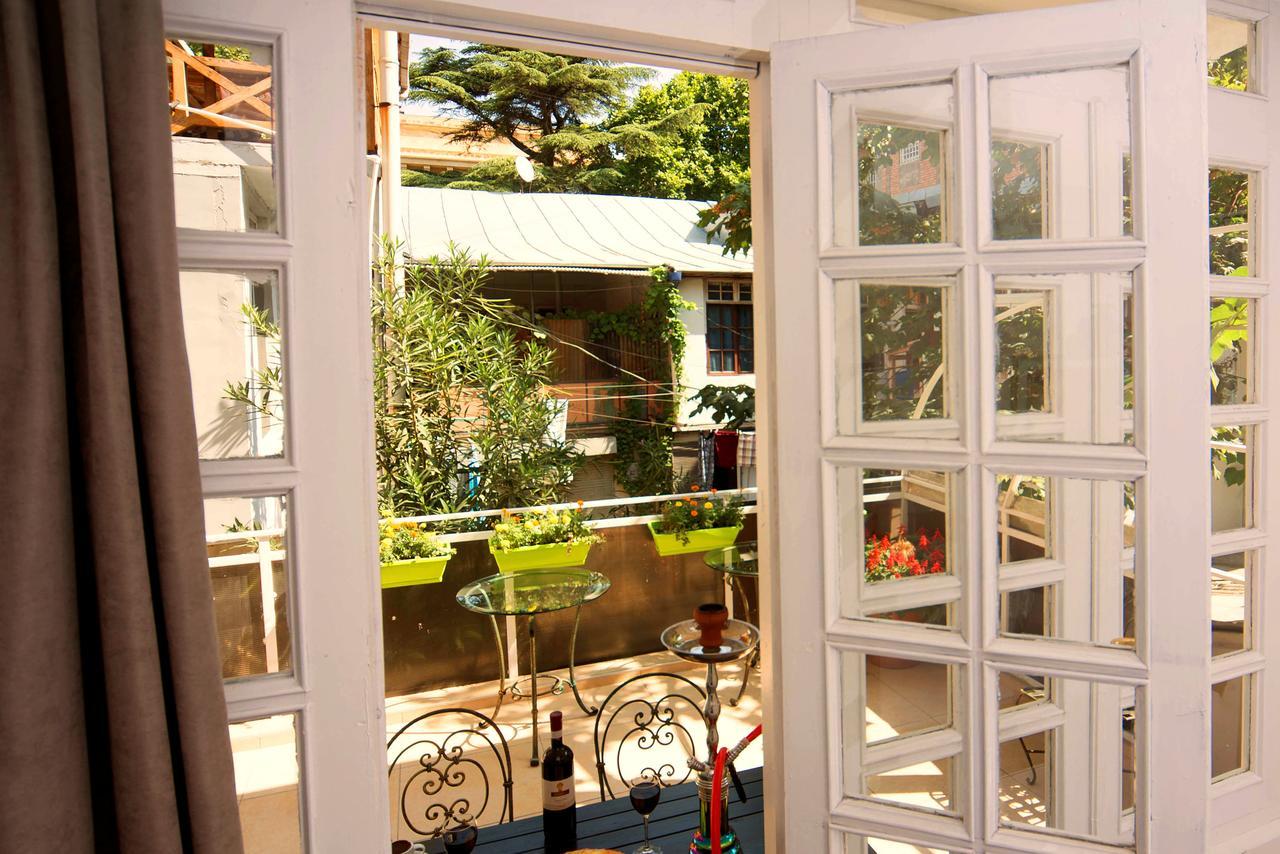 Bon Voyage Hostel Tbilisi ภายนอก รูปภาพ