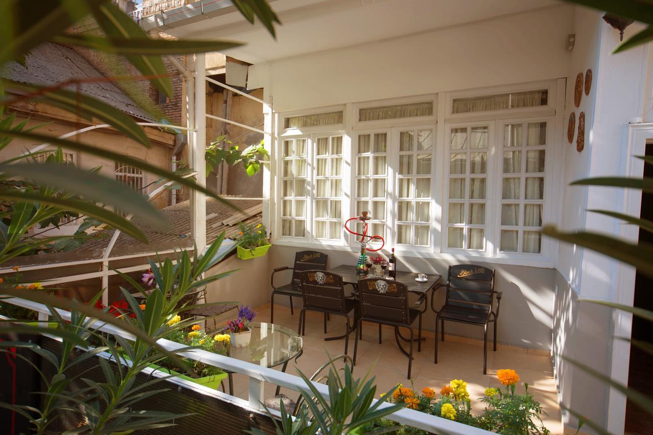 Bon Voyage Hostel Tbilisi ภายนอก รูปภาพ