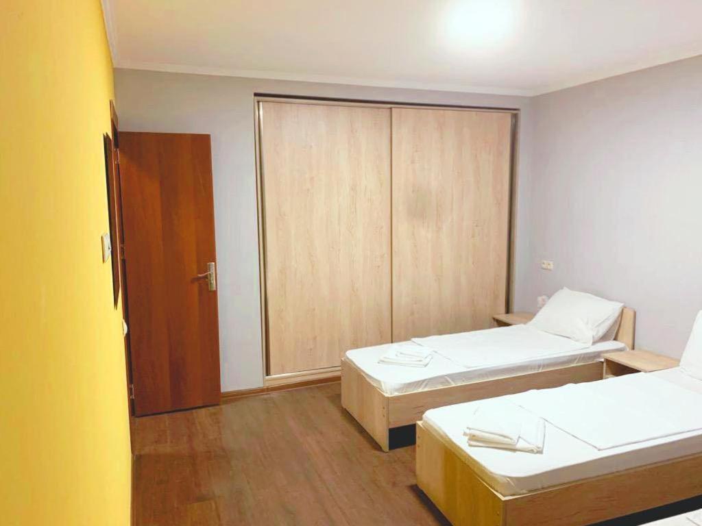Bon Voyage Hostel Tbilisi ภายนอก รูปภาพ